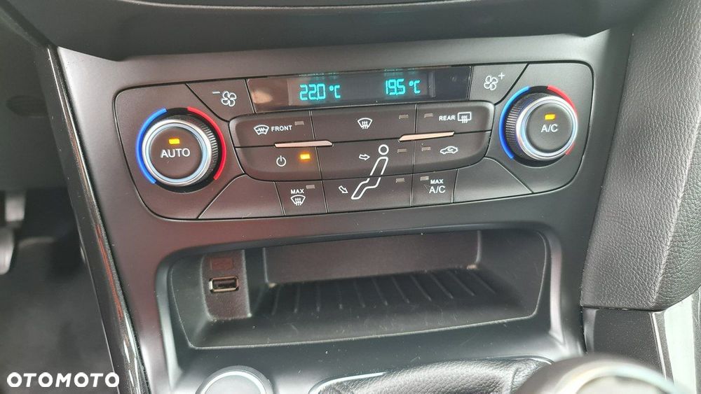 Ford Focus 1.5 EcoBlue STart-Stopp-System TITANIUM - 24