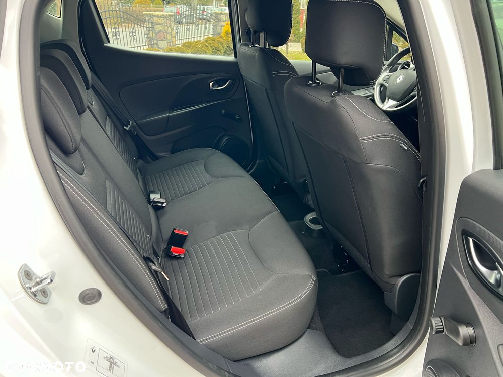 Renault Clio 1.2 16V 75 Expression - 12