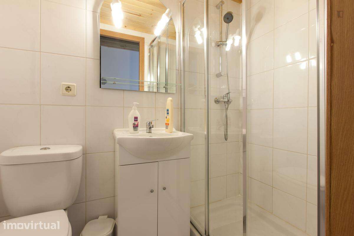 Apartamento com 2 quartos - localizado em Cedofeita Porto - Grande imagem: 4/8