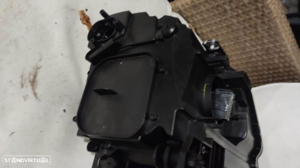 farol direito full Led VW Tiguan - 13