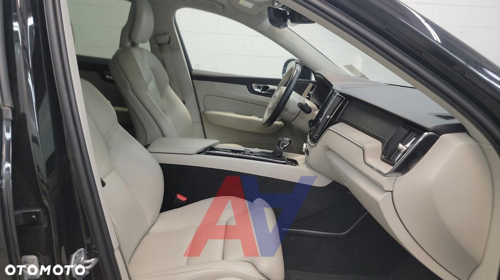 Volvo XC 60 T5 AWD Inscription - 8