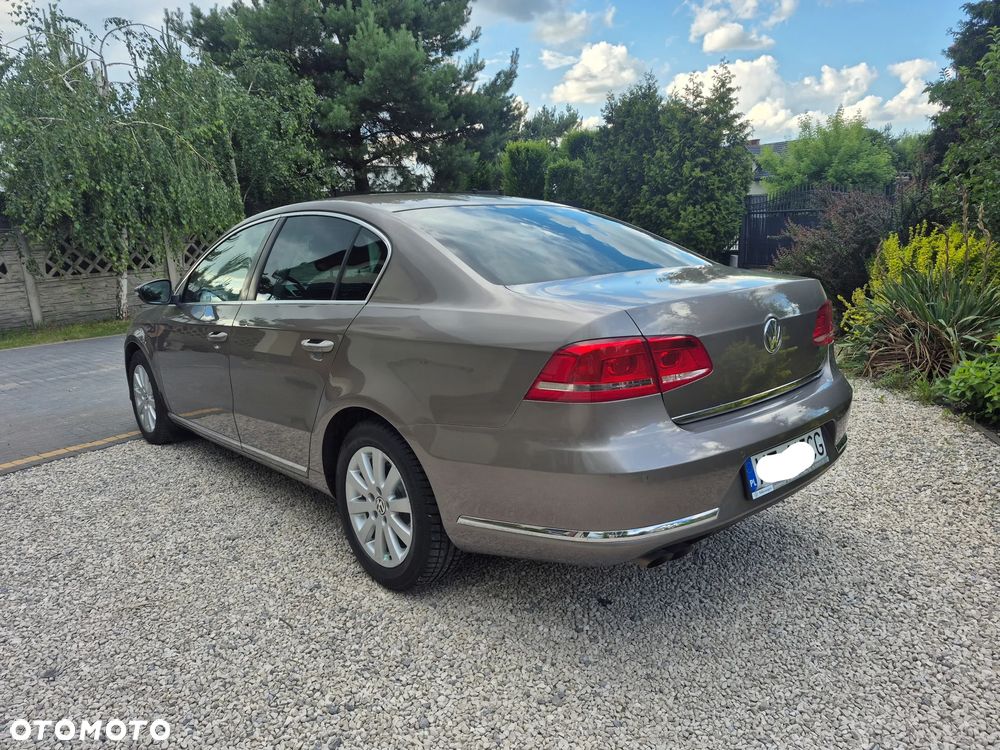 Volkswagen Passat 2.0 TDI DPF Comfortline - 9