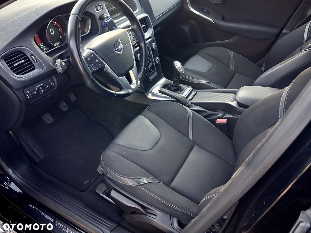 Volvo V40 D2 Momentum - 15