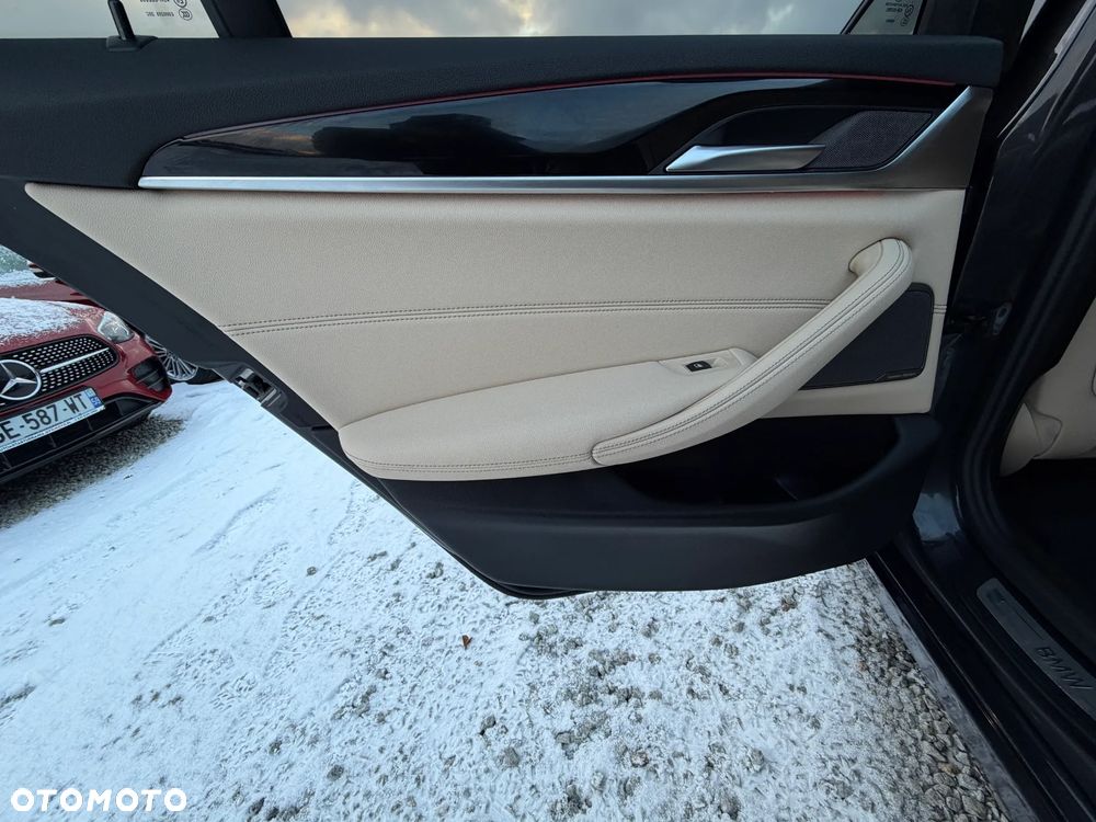 BMW Seria 5 520d Luxury Line - 28