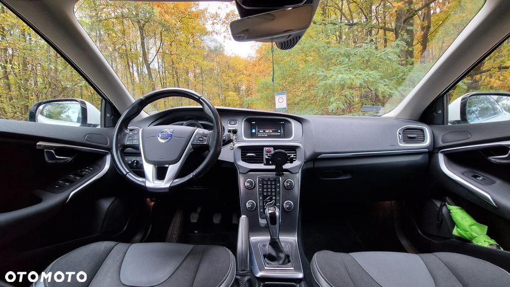 Volvo V40 D4 Drive-E Momentum - 12
