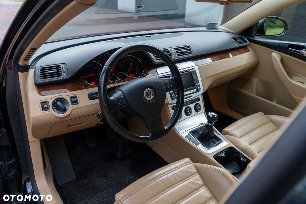 Volkswagen Passat 2.0 TDI DPF Highline - 20