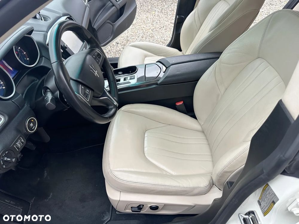 Maserati Ghibli Essence - 7