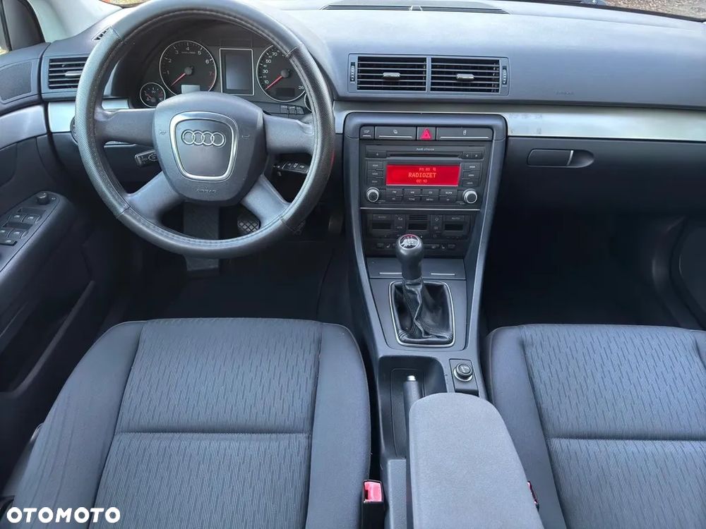 Audi A4 Limousine - 13