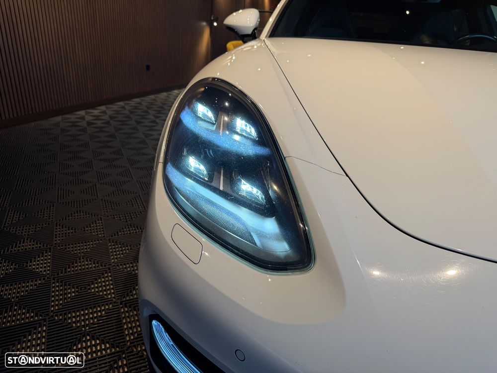 Porsche Panamera Sport Turismo 4 E-Hybrid Platinum Edition - 10