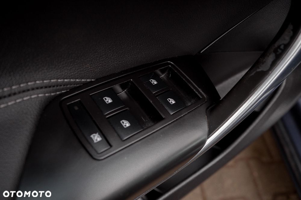 Opel Insignia 1.6 T Sport - 12