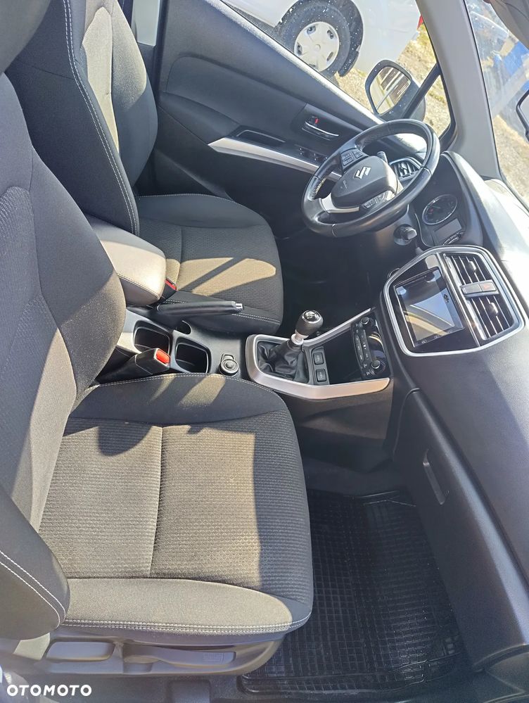 Suzuki S-Cross 1.4 SHVS Elegance 4WD - 18