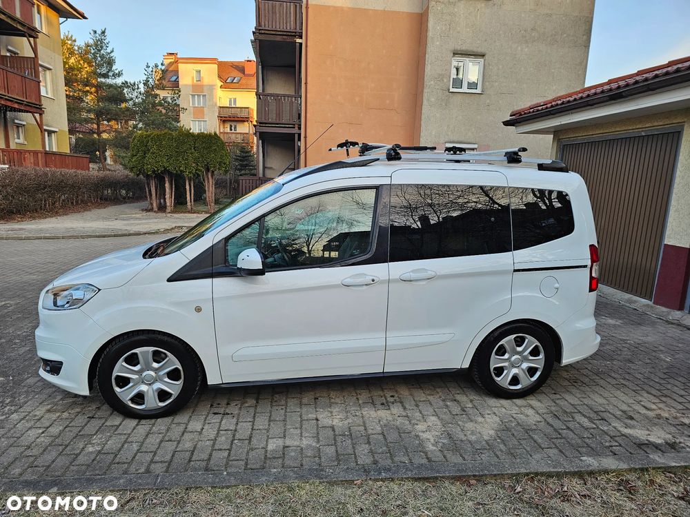 Ford Tourneo Courier - 2
