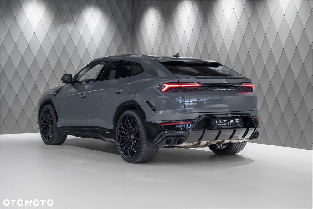 Lamborghini Urus - 5