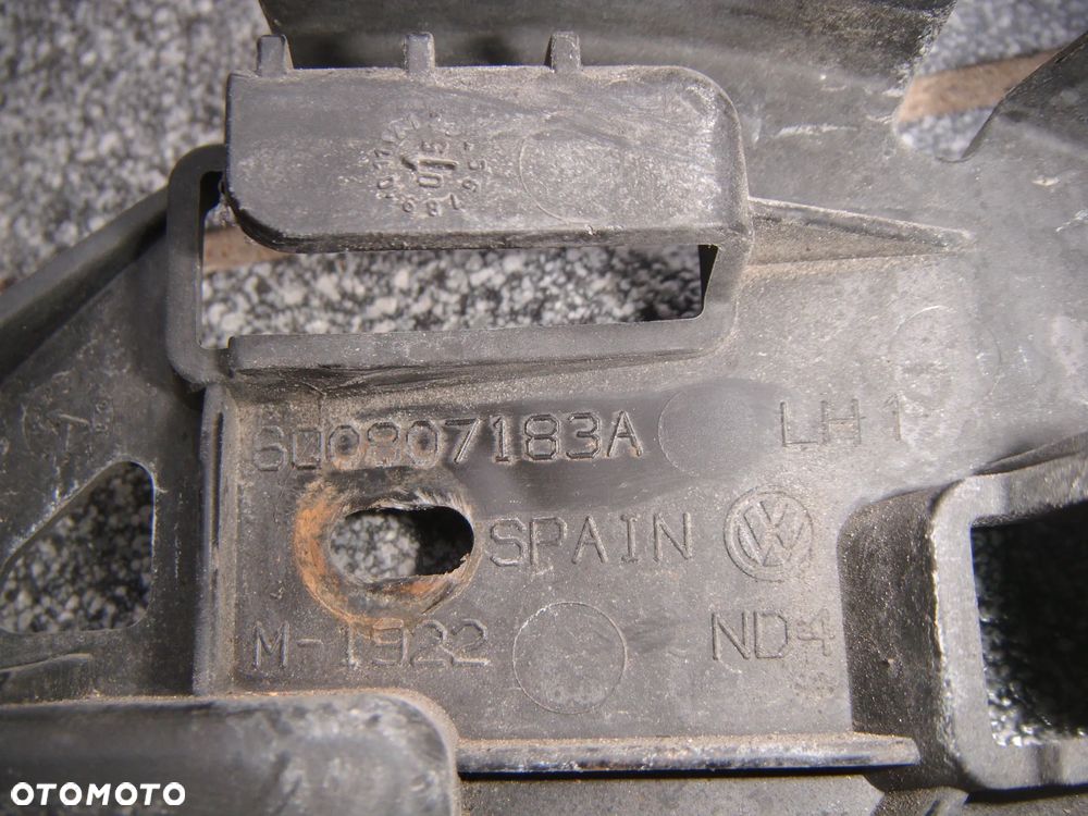 vw polo 9n lift 06r ślizg zderzaka lewy przód  6q0807183a - 3