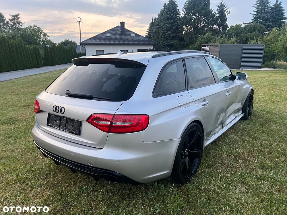 Audi RS4 Avant - 22