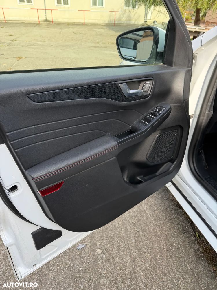 Ford Kuga 2.5 Duratec FHEV ST-LINE - 9