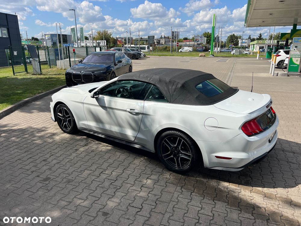 Ford Mustang - 3