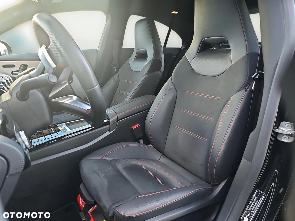 Mercedes-Benz CLA 220 4-Matic AMG Line 7G-DCT - 10