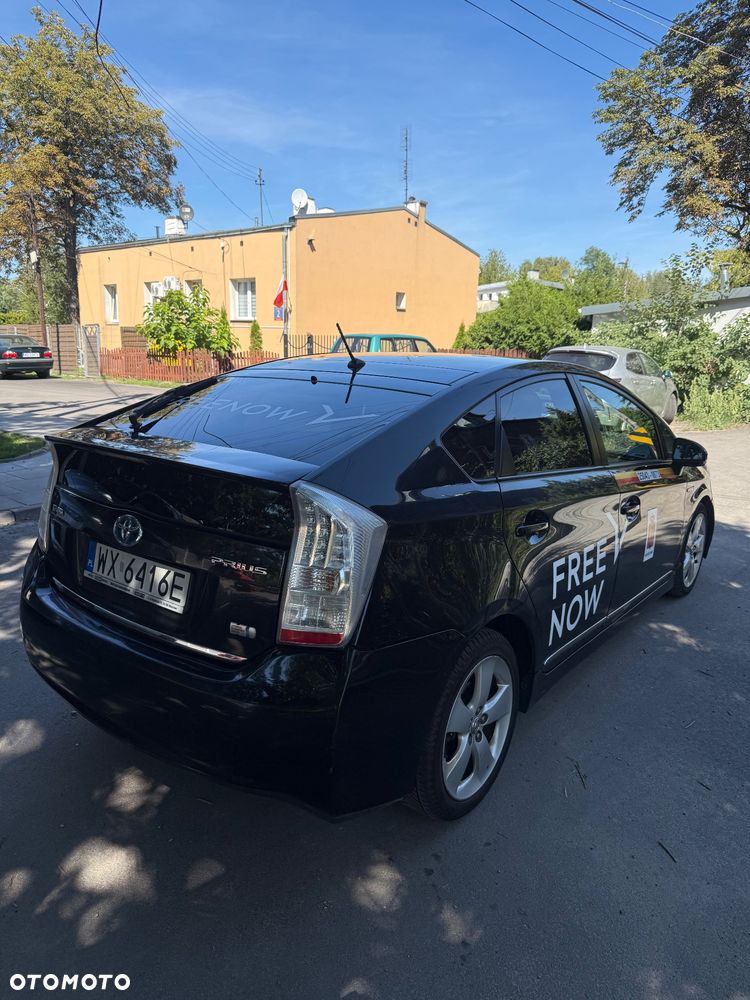 Toyota Prius 1.8 HSD Prestige - 6