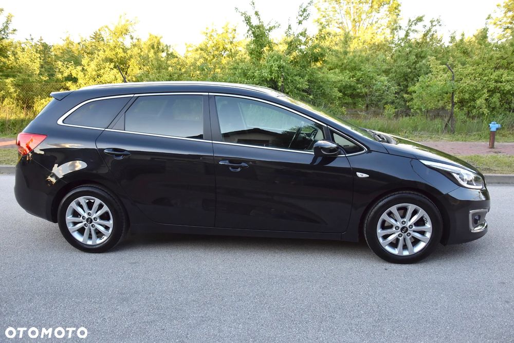 Kia Ceed 1.6 GDI ISG Dream-Team Edition - 12