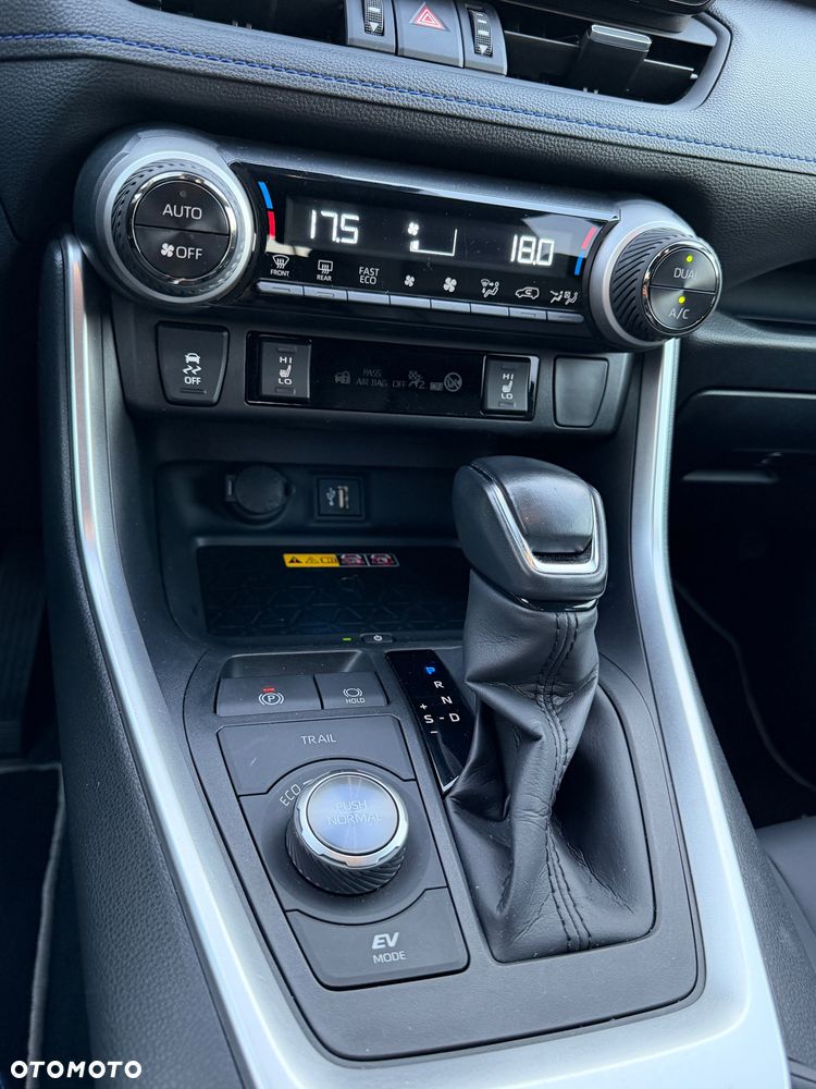 Toyota RAV4 - 18