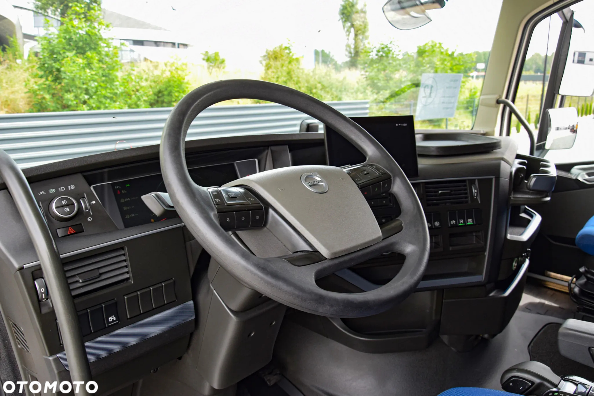 Volvo FH500 / EURO 6 / NOWY MODEL / KLIMATYZACJA POSTOJOWA / ACC / LEDY / 2 ZBIORNIKI PALIWA / FULL SPILERY / SERWISOWANY / SPROWADZONY - 23