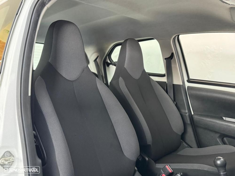 Toyota Aygo x-business - 22