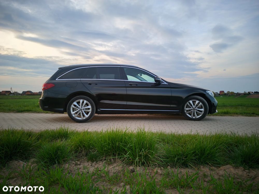 Mercedes-Benz Klasa C 220 d 4Matic 9G-TRONIC AMG Line - 31