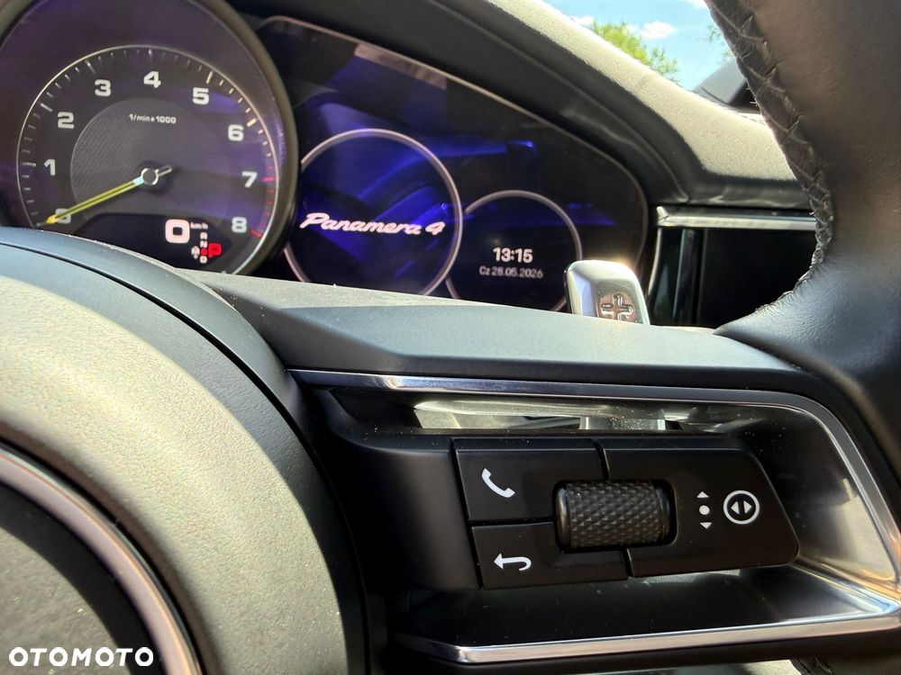 Porsche Panamera 4 E-Hybrid PHEV Executive - 28