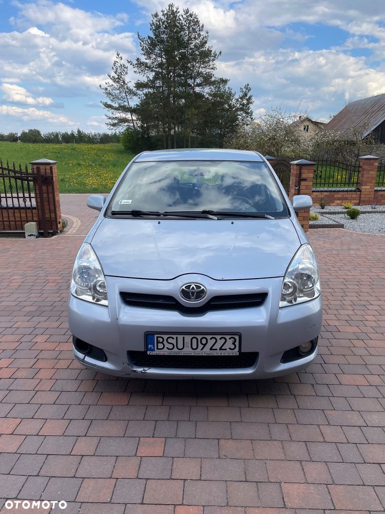 Toyota Corolla Verso - 2