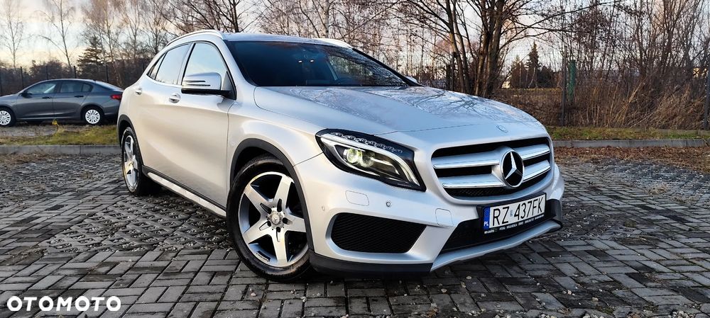 Mercedes-Benz GLA 200 7G-DCT AMG Line - 24