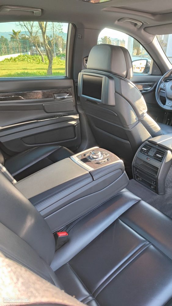BMW 740 d Pack M - 10
