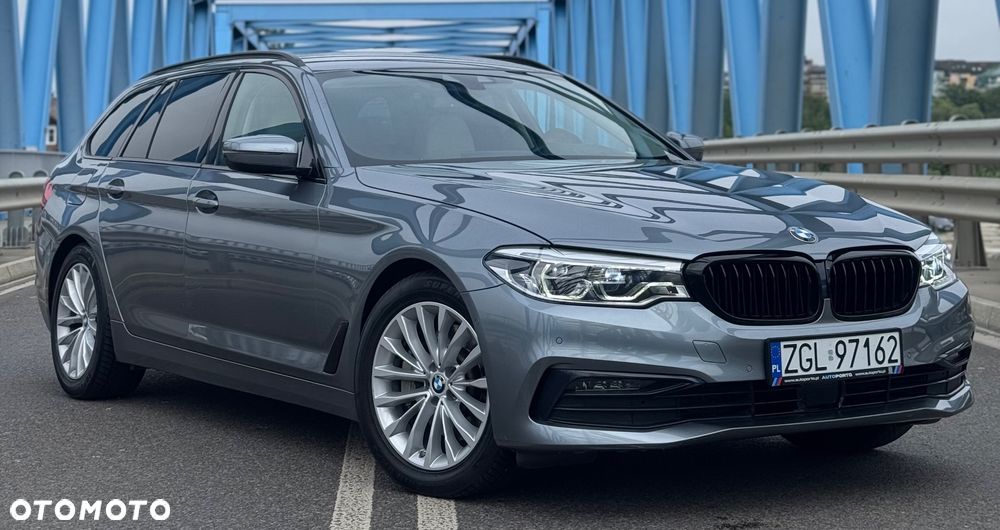 BMW Seria 5 530d xDrive Touring - 1