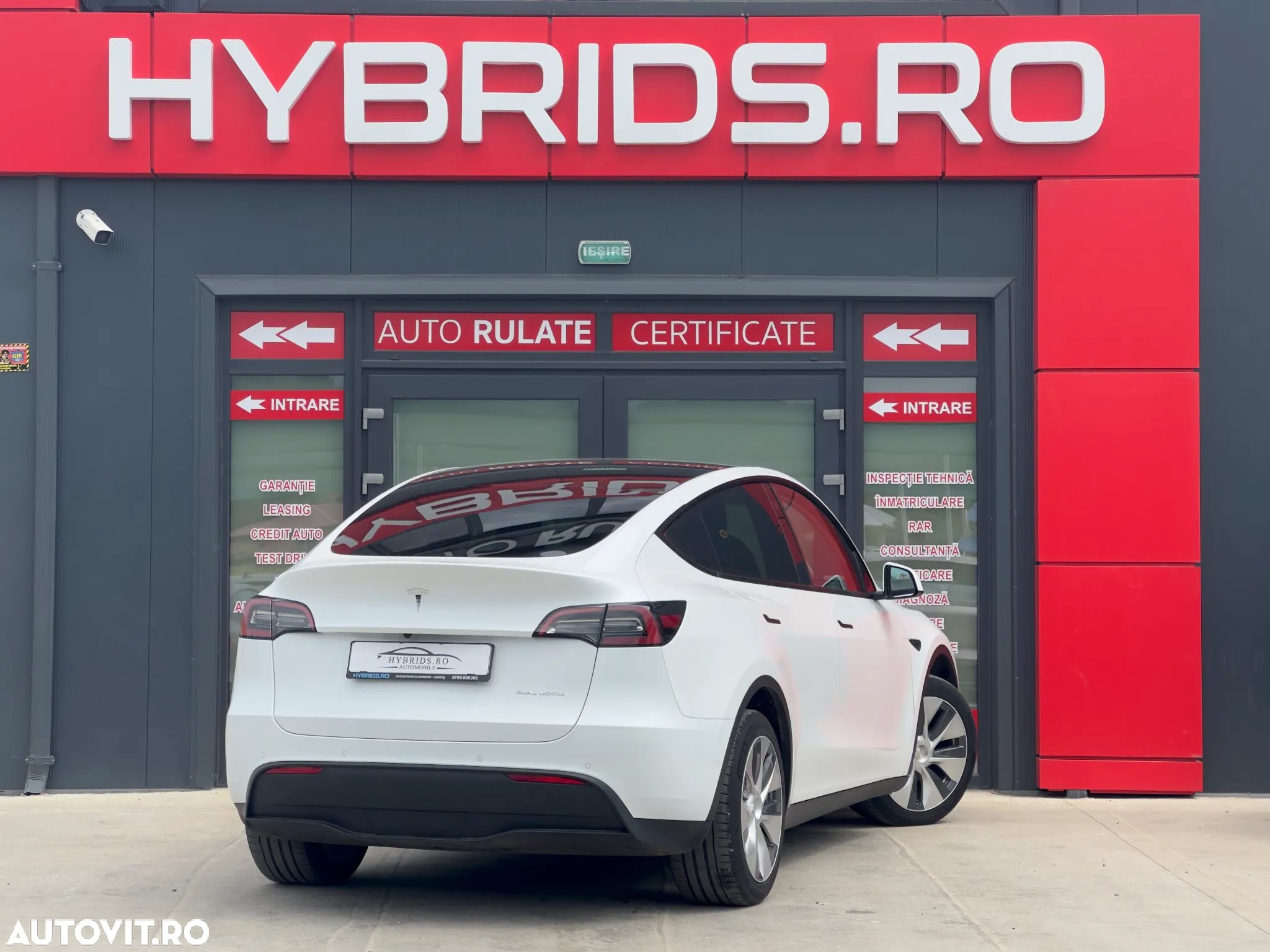 Tesla Model Y Long Range Dual Motor AWD - 8