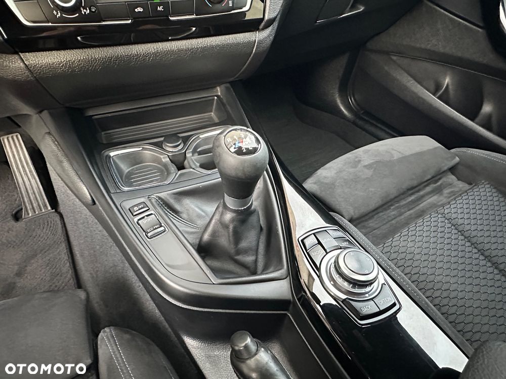 BMW Seria 1 120d M Sport - 30