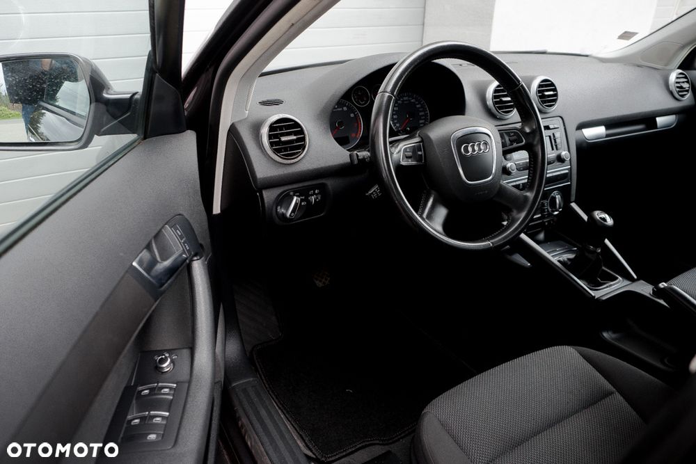 Audi A3 Sportback 1.6 Attraction - 11