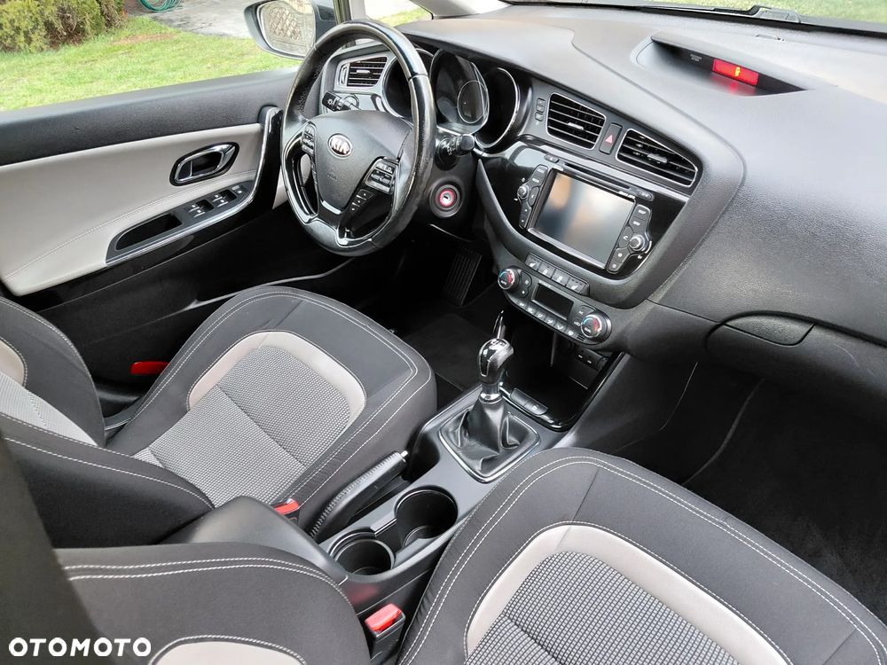 Kia Ceed 1.6 CRDi 128 Platinum Edition - 20