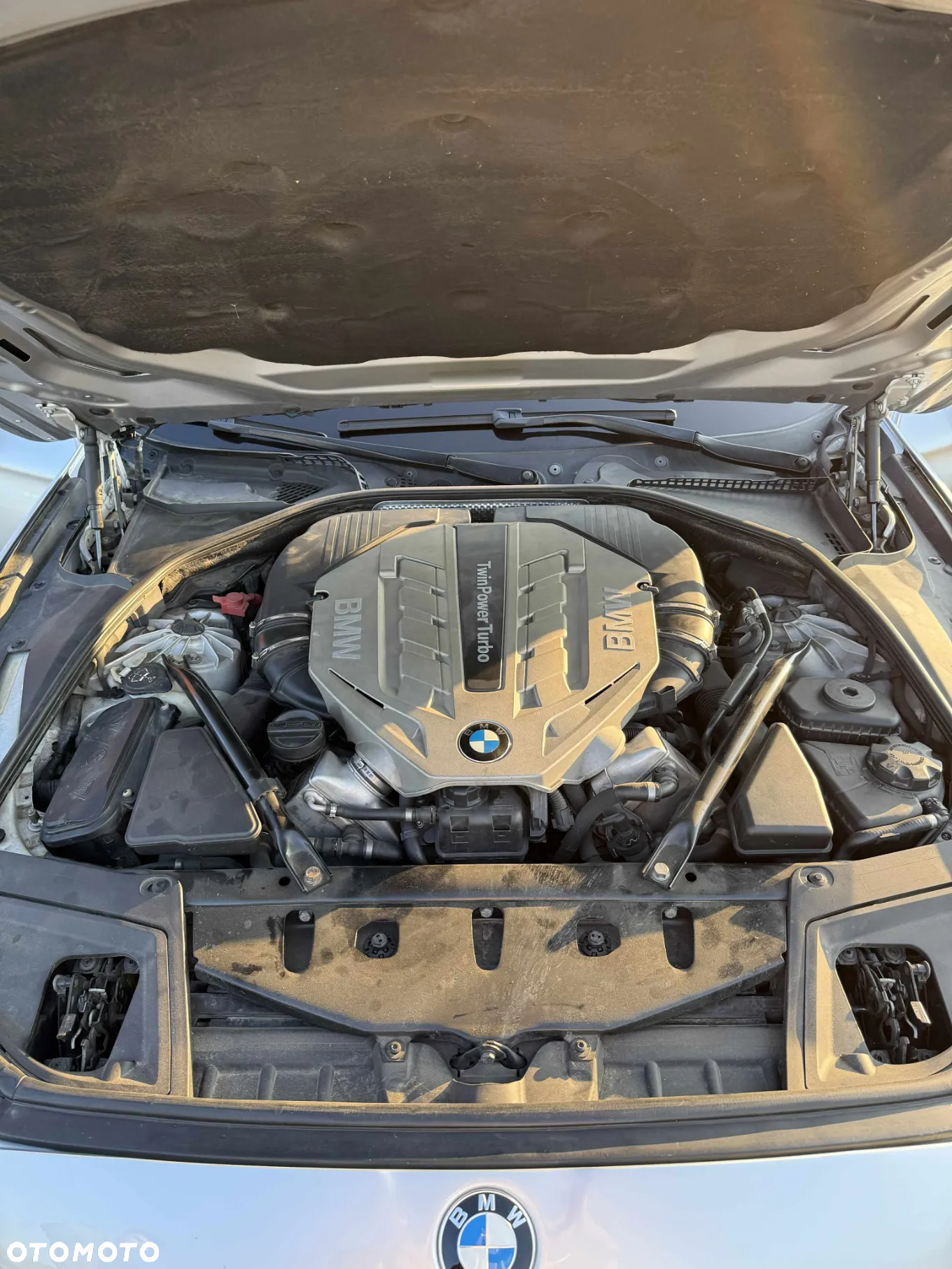 BMW Seria 5 550i - 14