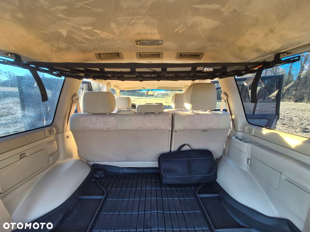 Toyota Land Cruiser - 22