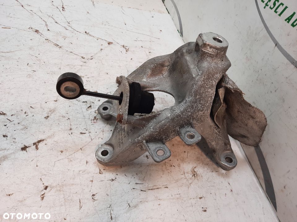 AUDI A4 B9 A5 ŁAPA WSPORNIK SILNIKA 4M0199308BL - 4
