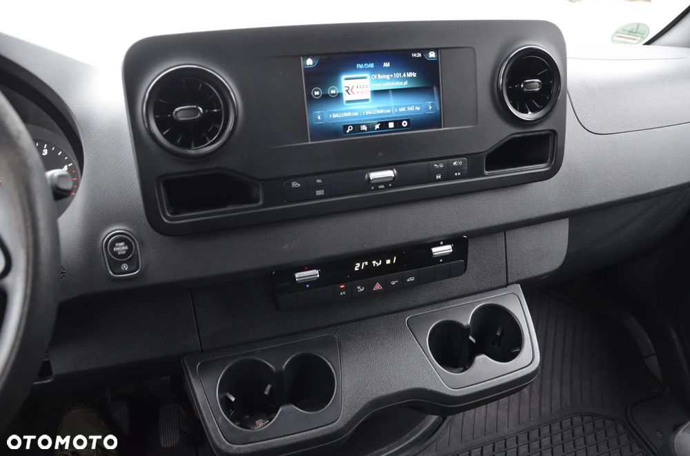 Mercedes-Benz Sprinter - 22