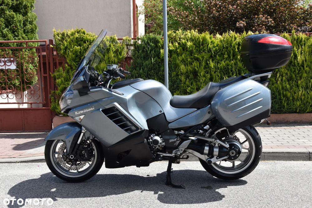 Kawasaki GTR - 2