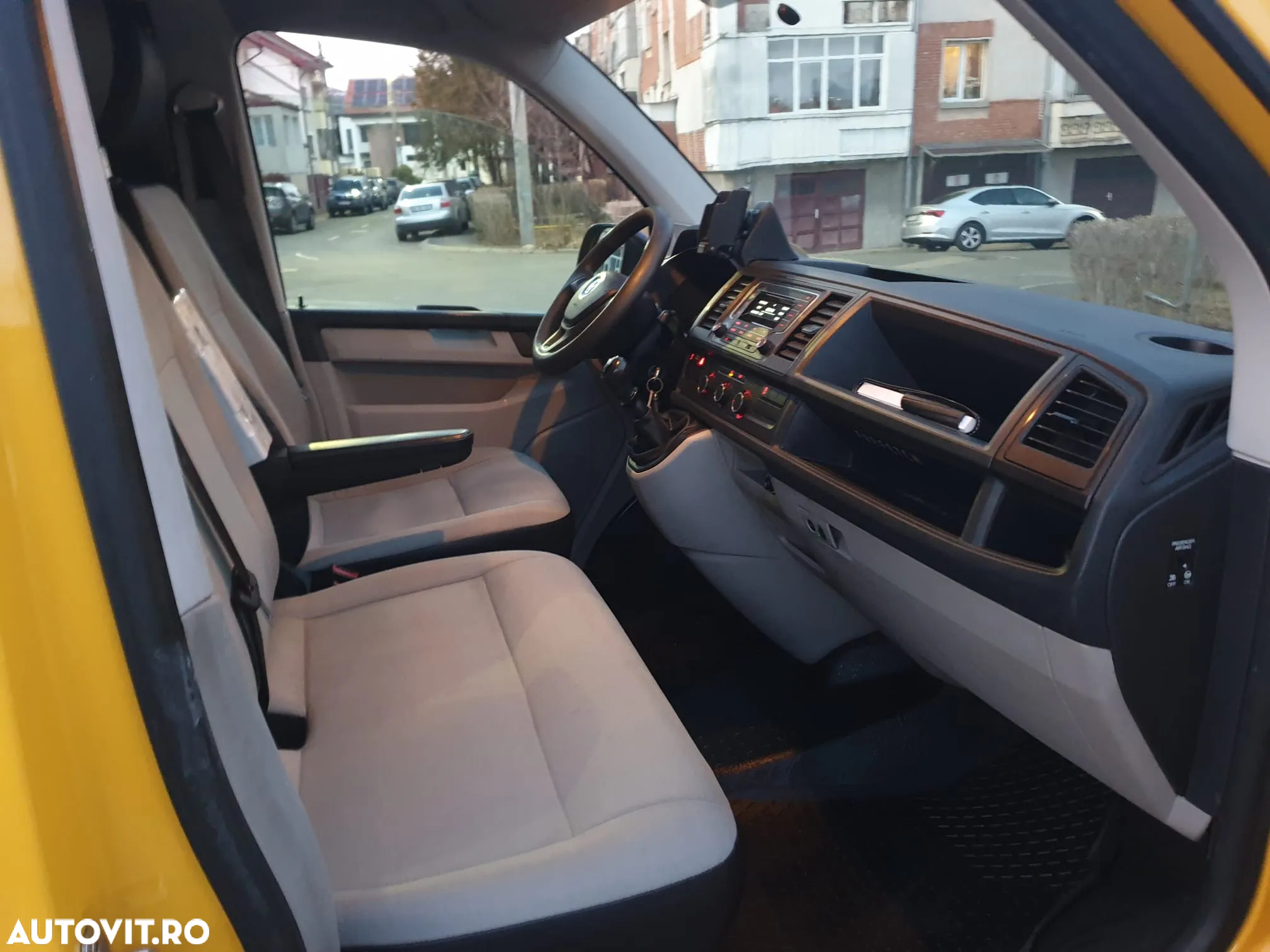 Volkswagen Transporter Kombi T6 2.0 TDI 75 kW LR - 21