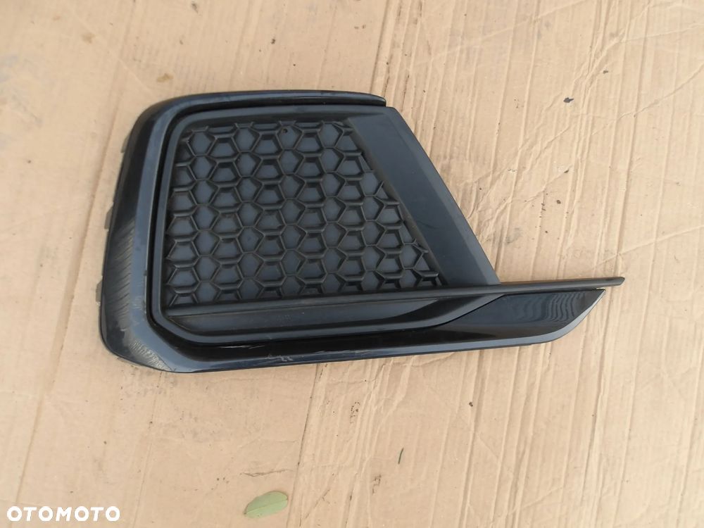 KRATKA ZDERZAKA PRAWY PRZOD AUDI A1 S LINE 82A807682E - 2