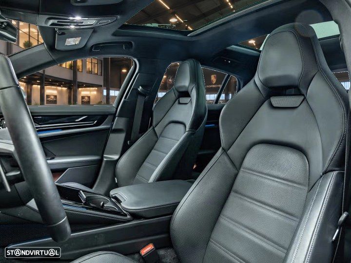 Porsche Panamera 4 E-Hybrid - 16