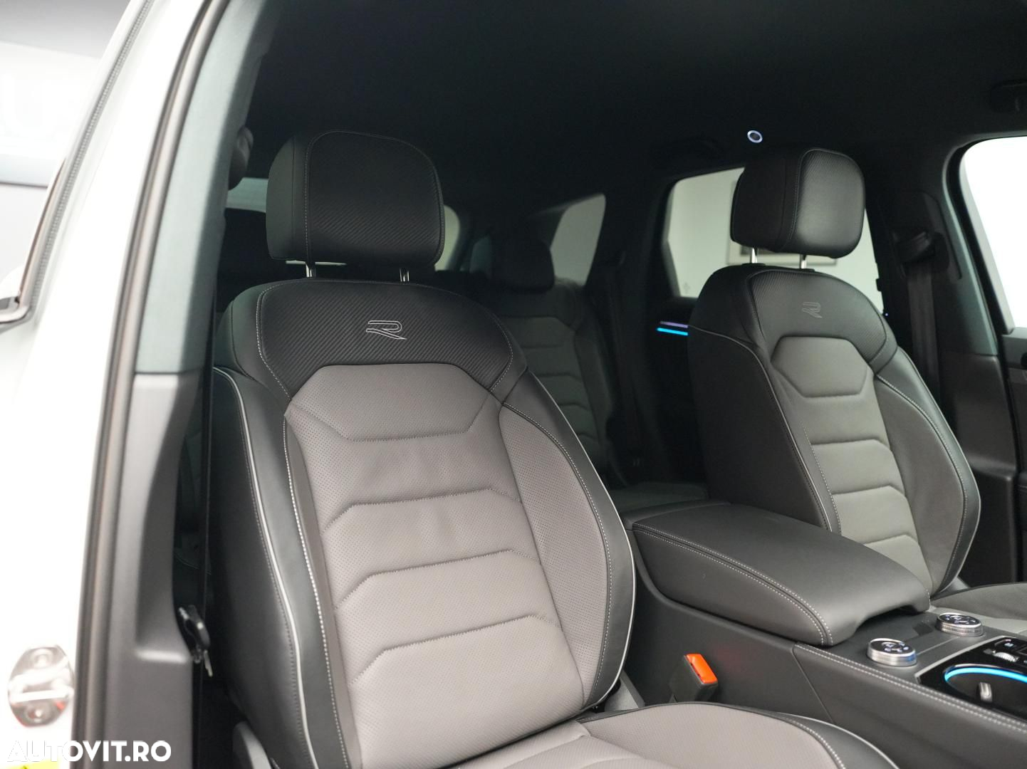 Volkswagen Touareg - 12