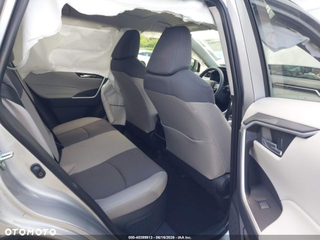 Toyota RAV4 - 10