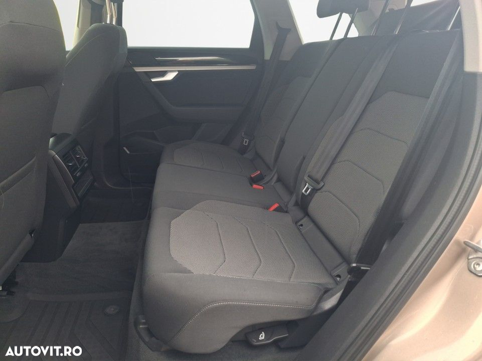 Volkswagen Touareg - 13