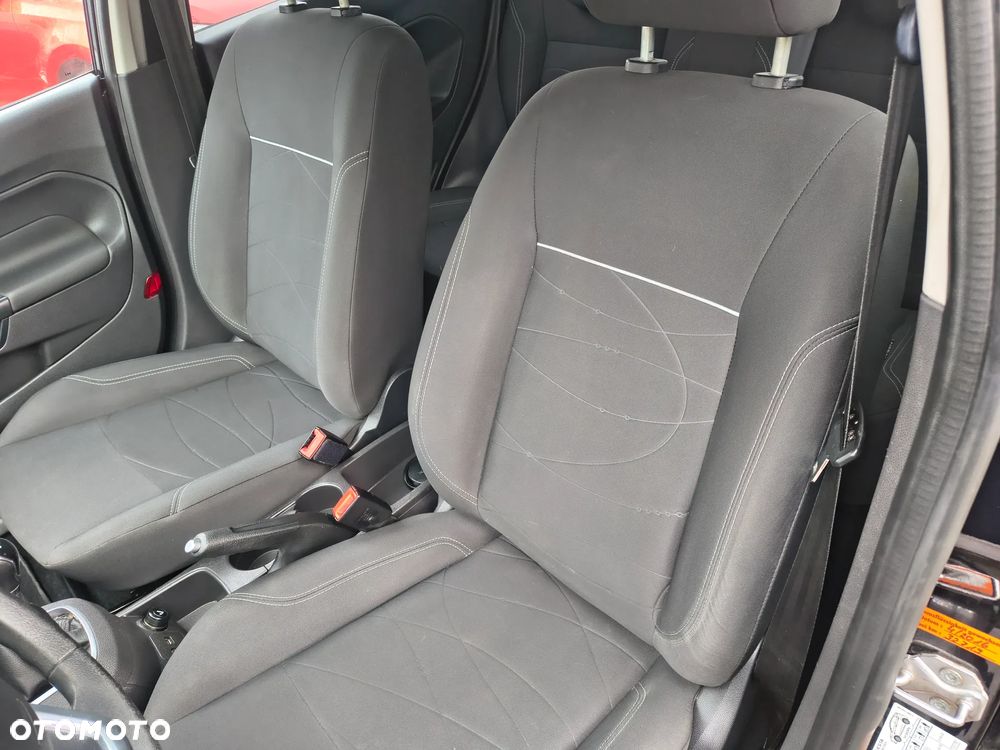 Ford Fiesta 1.6 TDCi DPF Titanium - 12