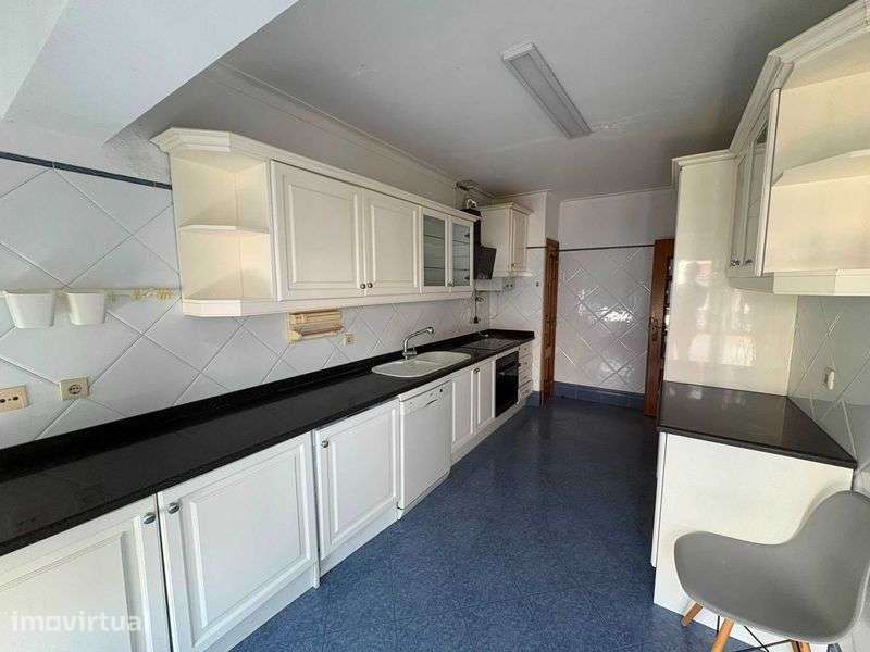 Arrenda-se, Apartamento 4 assoalhadas, Portais da Arrábida - Grande imagem: 5/12